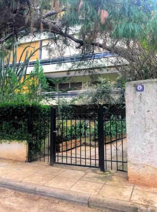 Lux Beach Apartment Vári Exterior foto